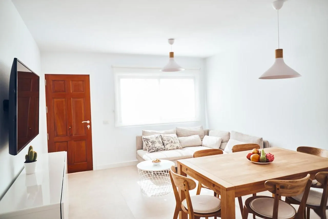 3Bdr + 2Bath Comfy House El Medano Appartement